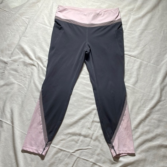 Tangerine Pants & Jumpsuits Tangerine Size L Gray Pink Yoga Pants